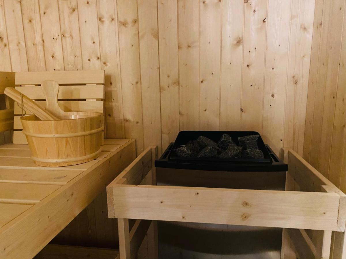 Kapitaenshaus An Der Warnow Mit Sauna Rostock Eksteriør billede